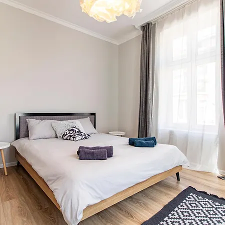 2-bedroom Oasis In Center