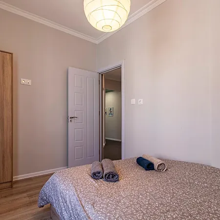Apartment 2-bedroom Oasis In Center